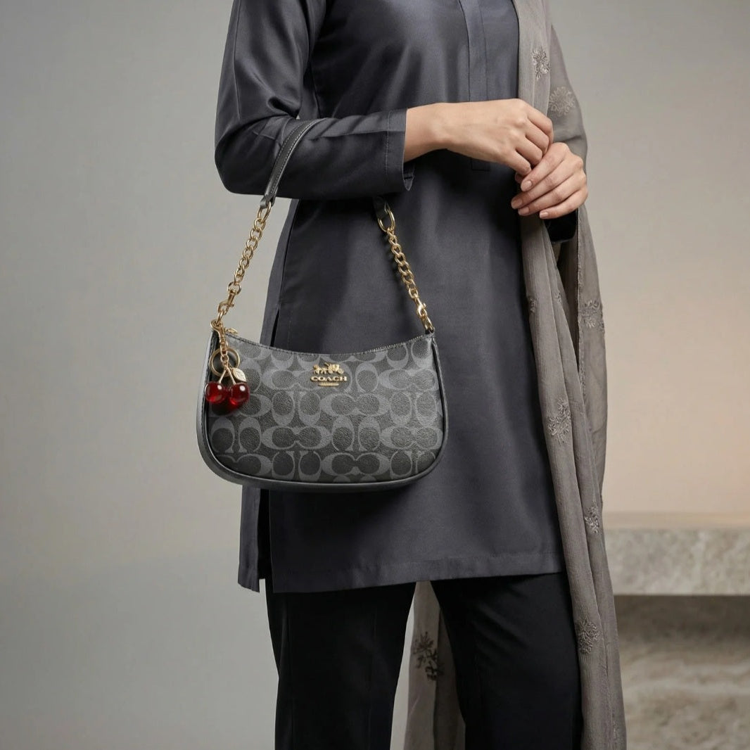 Signature classic Bagiffy collection -  Black. ( with cherry key chain )