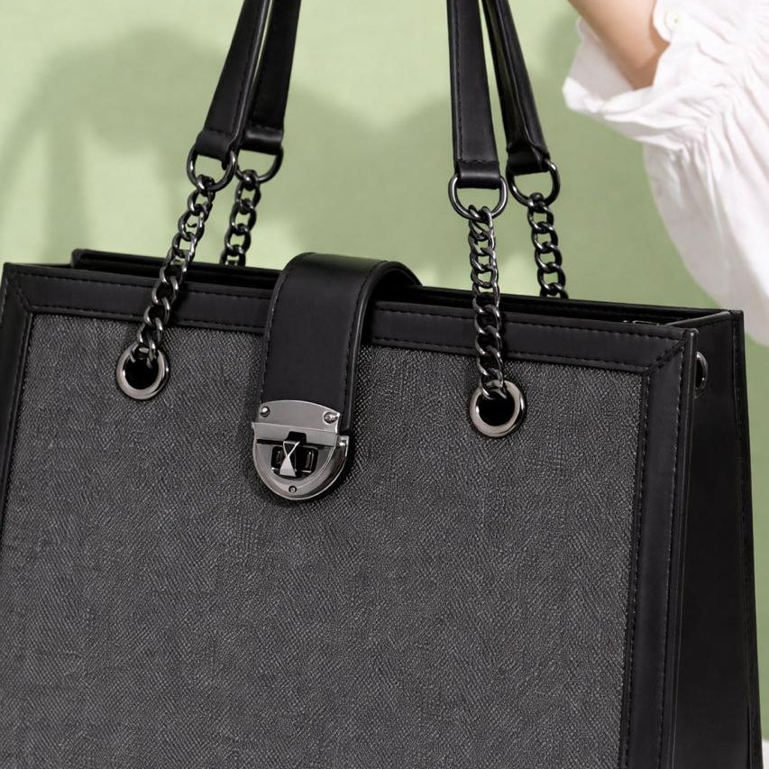 URBAN CHIC - BLACK
